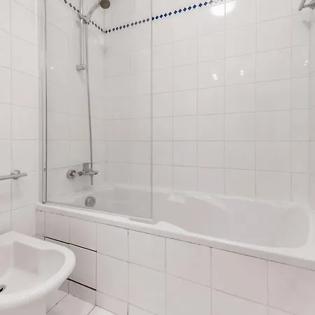 Queen Garden V, 2 Pièces Centre Ville, Ac, Vue Appartement