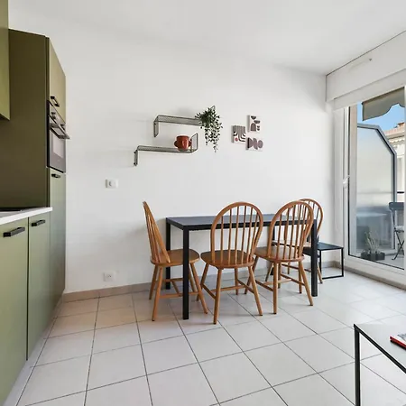 Apartment Queen Garden V, 2 Pieces Centre Ville, Ac, Vue Menton