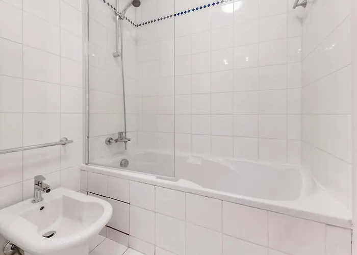 Queen Garden V, 2 Pieces Centre Ville, Ac, Vue Apartment