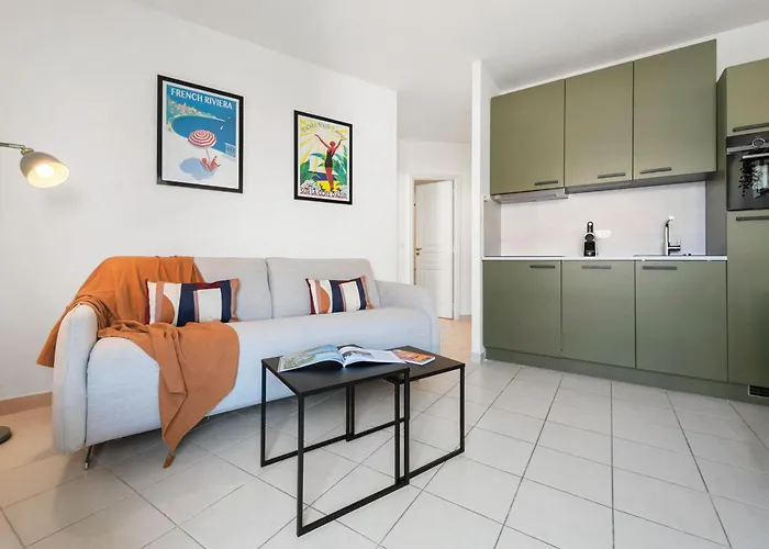 Queen Garden V, 2 Pieces Centre Ville, Ac, Vue מנטון