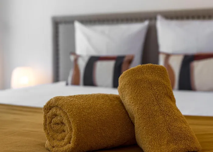 Apartment Queen Garden V, 2 Pieces Centre Ville, Ac, Vue Menton